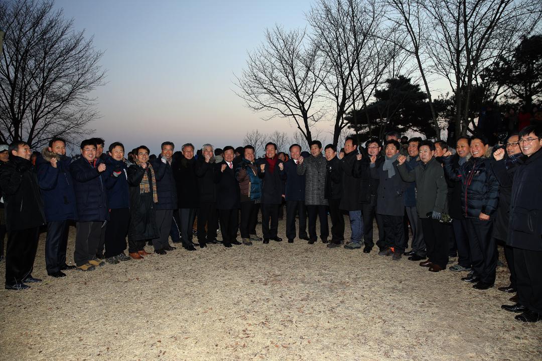 '새해해맞이 및 충혼탑참배' 게시글의 사진(4) 'A41U5868.JPG'