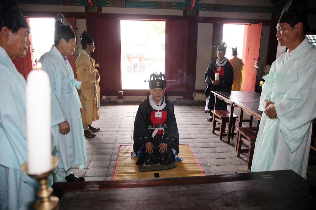 '의성군의회 최유철 의장, 의성향교 방문' 게시글의 사진(7) 'A41U0673.JPG'